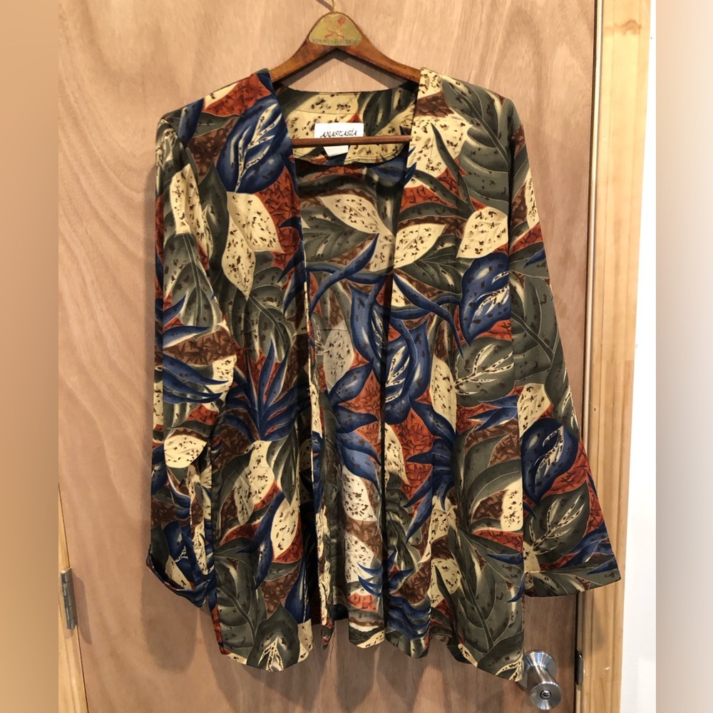 Beautiful lightweight women’s blazer